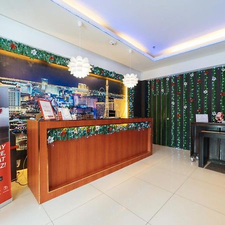 فندق Reddoorz Premium Near Trinoma كويزون سيتي المظهر الخارجي الصورة