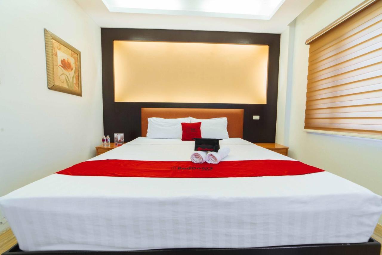 فندق Reddoorz Premium Near Trinoma كويزون سيتي المظهر الخارجي الصورة